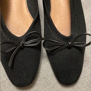 ANTHROPOLOGIE black Matiko ballet flats.  Size 38.
